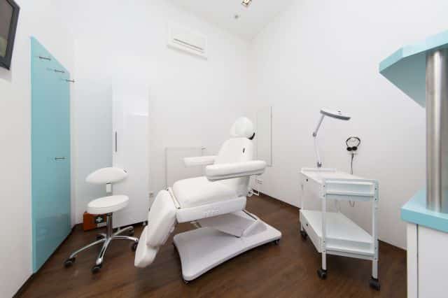 Die Klinik Piercing Room